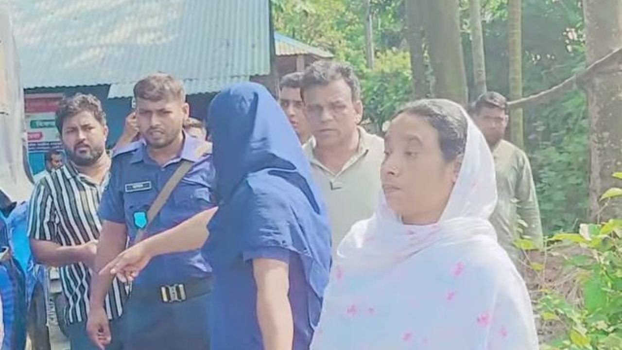 ফেনীতে স্বামীকে কুপিয়ে হত্যা, স্ত্রী গ্রেফতার 