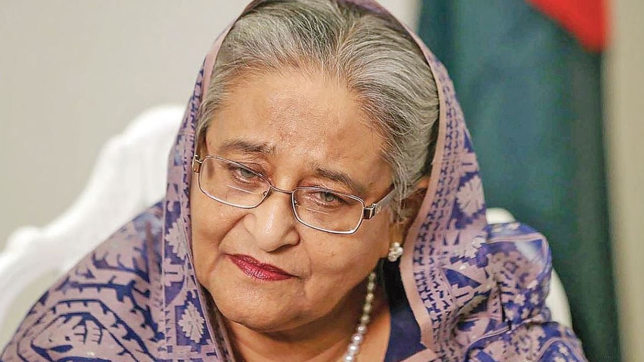 শেখ হাসিনাকে ফেরাতে যে পথে হাঁটছে সরকার