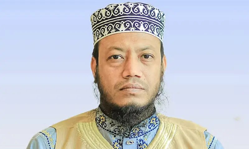 ভোরে আমির হামজার ফেসবুক পোস্ট, মুহূর্তেই ভাইরাল