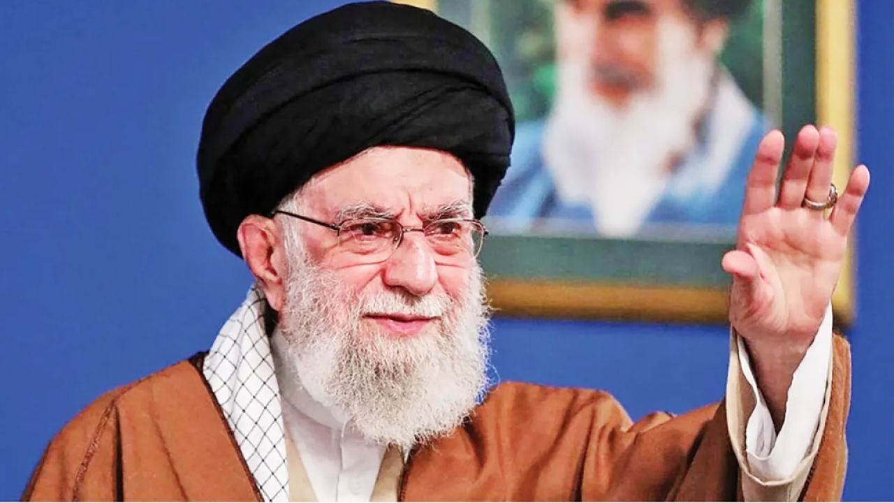 মাথা নোয়াবে না অগ্নিগর্ভ ইরান