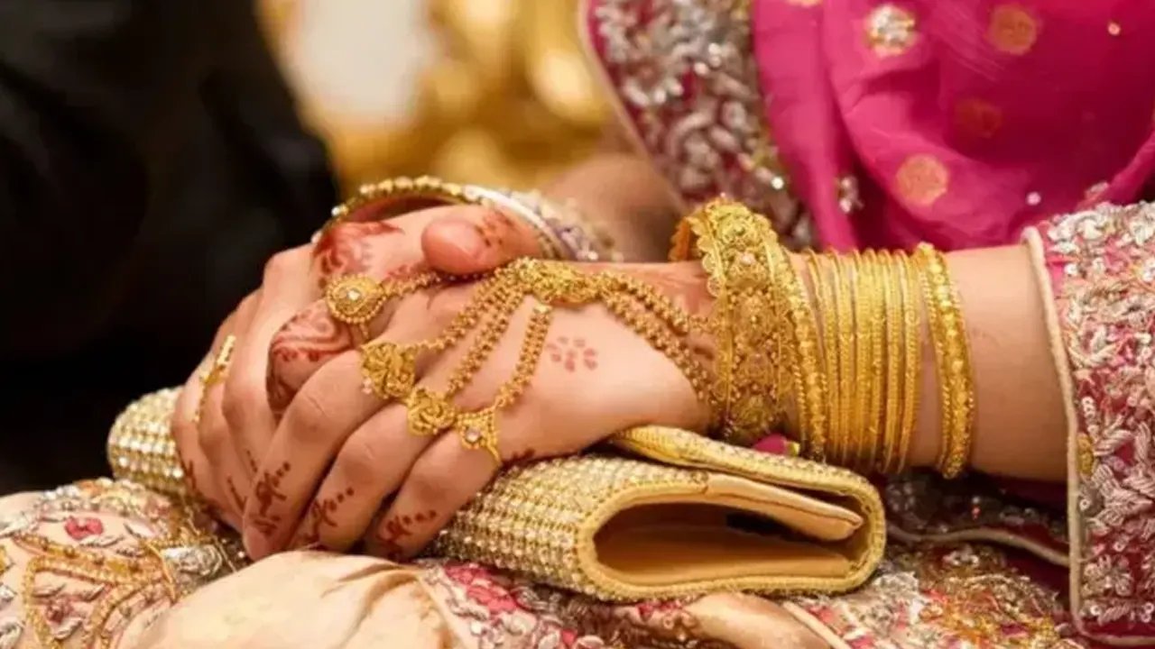 ফের বাড়ল স্বর্ণের দাম, কত টাকায় বিক্রি আজ